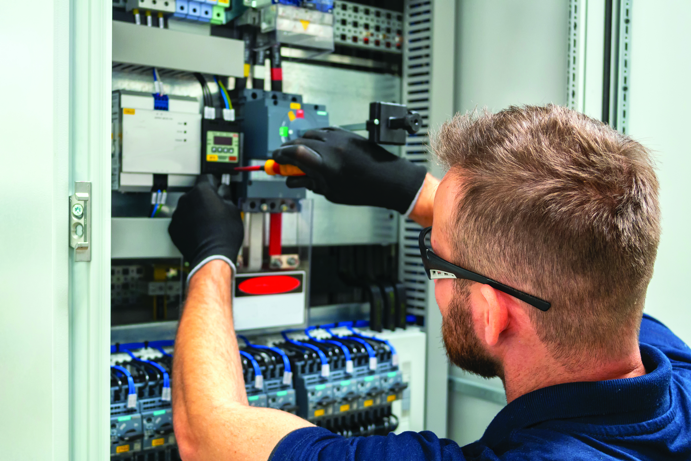 Reducing Arc Flash Risk and Increasing Safety in LV Switchboards